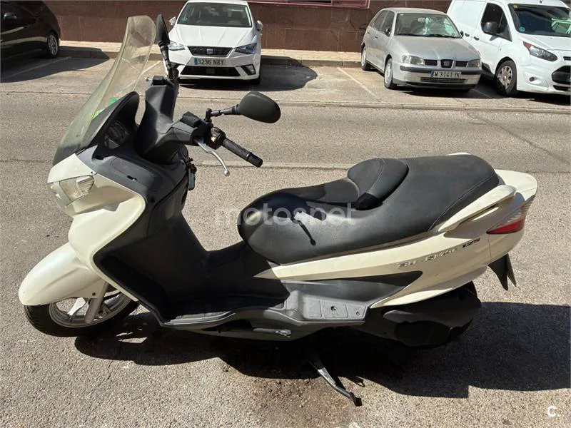 Suzuki Burgman 125 - Vista 5