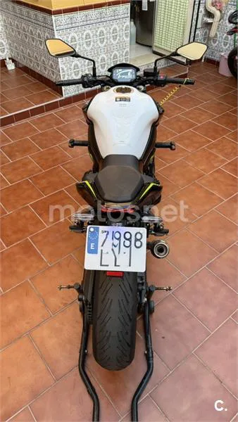 Kawasaki Z900 - Vista 4