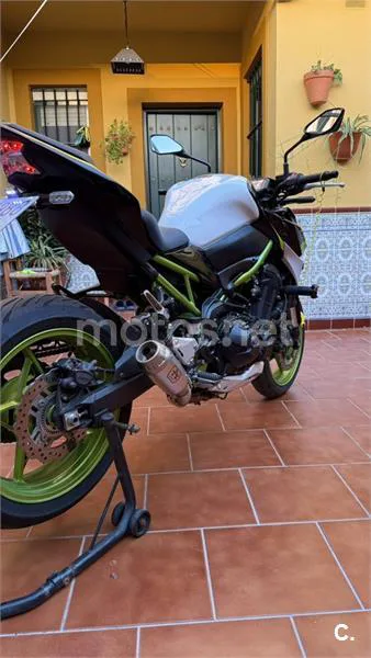 Kawasaki Z900 - Vista 5