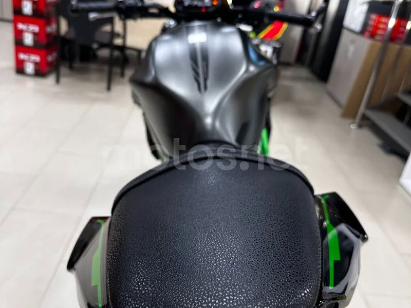 Kawasaki Z650 - Vista 4