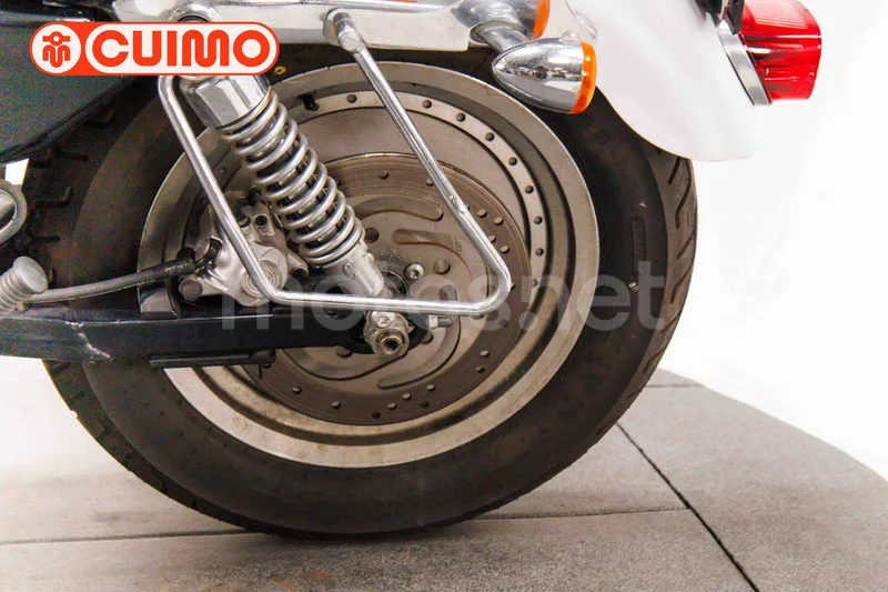 Harley-Davidson Sportster 883 - Vista 40