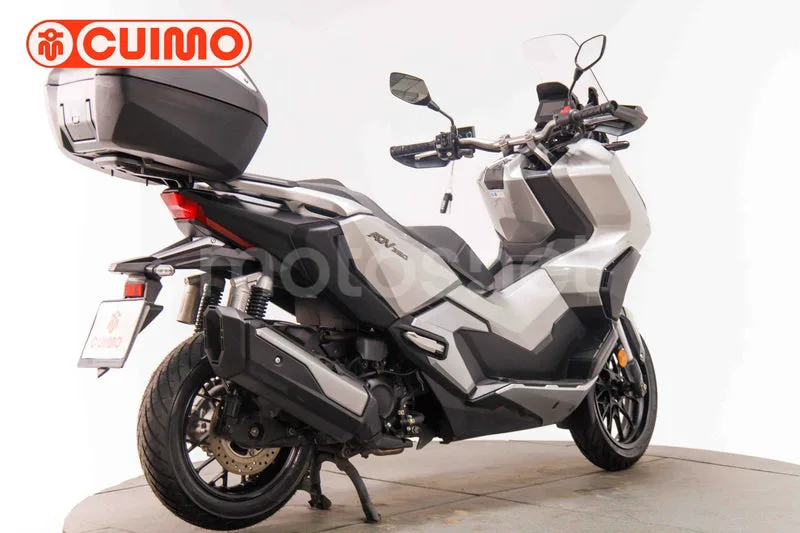 Honda ADV350 - Vista 4