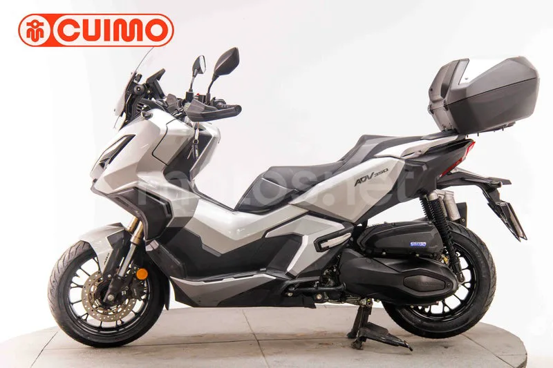 Honda ADV350 - Vista 8