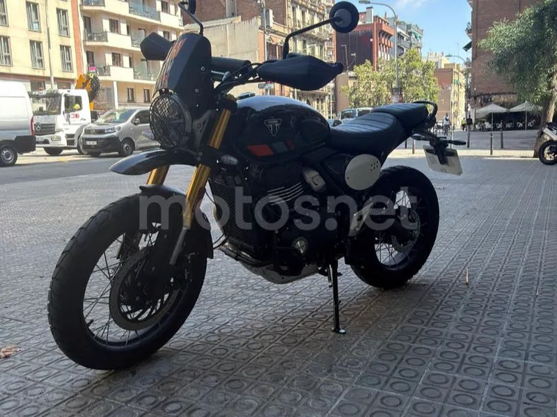 Triumph Scrambler 400 XC - Vista 3