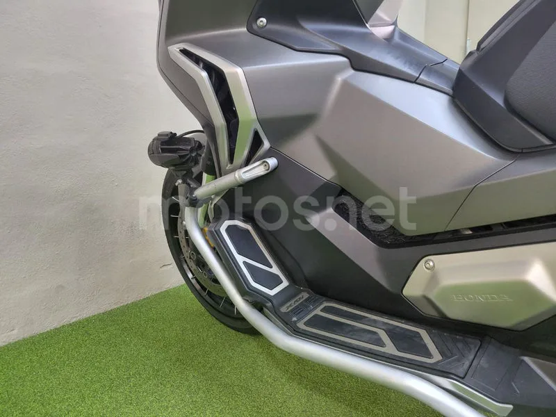 Honda X-ADV - Vista 14