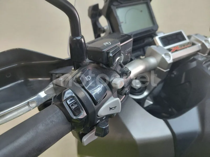 Honda X-ADV - Vista 15