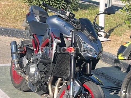Kawasaki Z900 - Vista 5