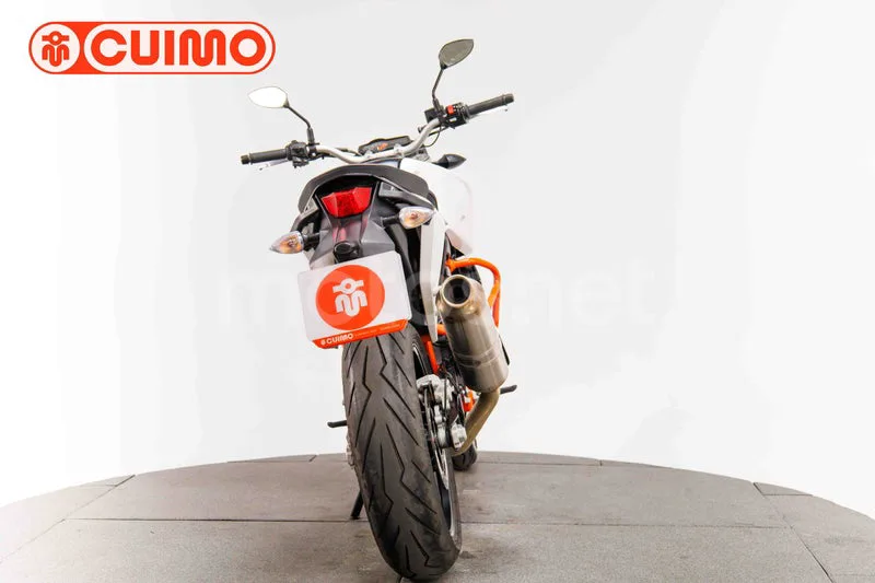 KTM 690 Duke - Vista 5