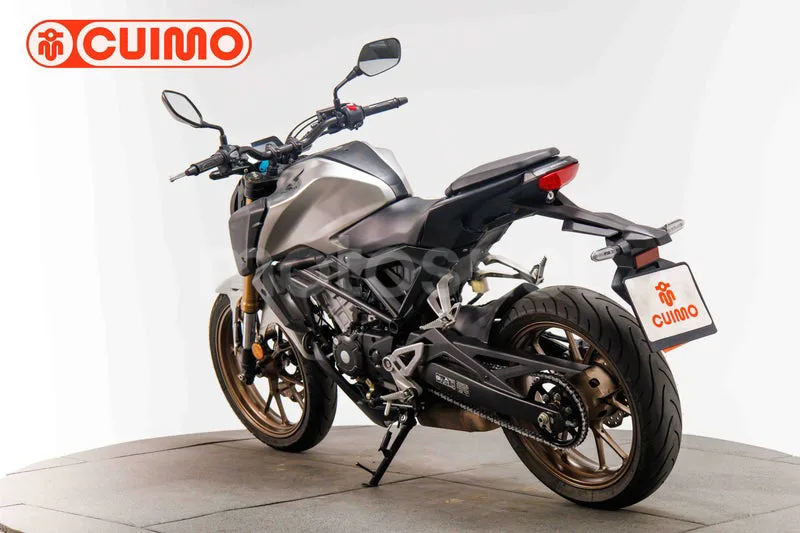 Honda CB125R - Vista 6