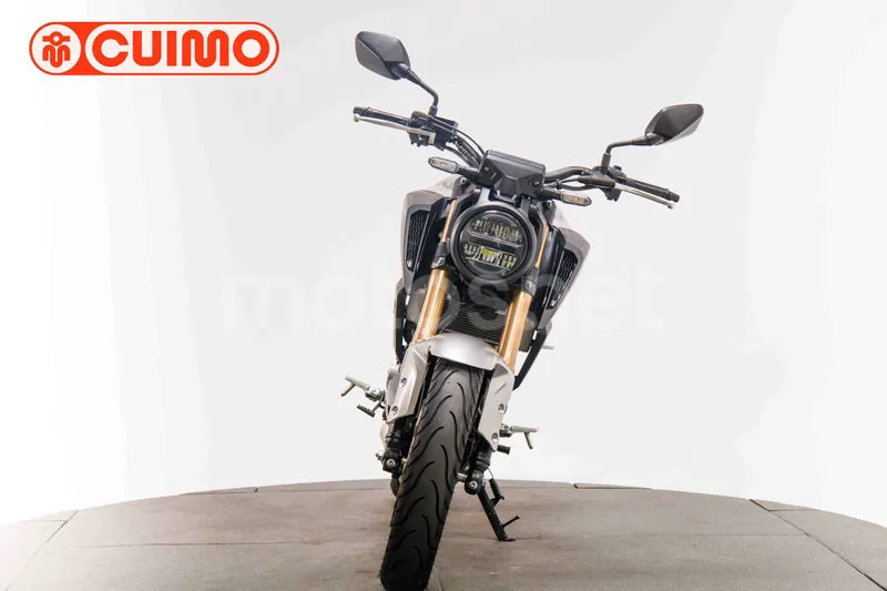 Honda CB125R - Vista 10