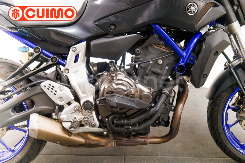Yamaha MT-07 - Vista 15