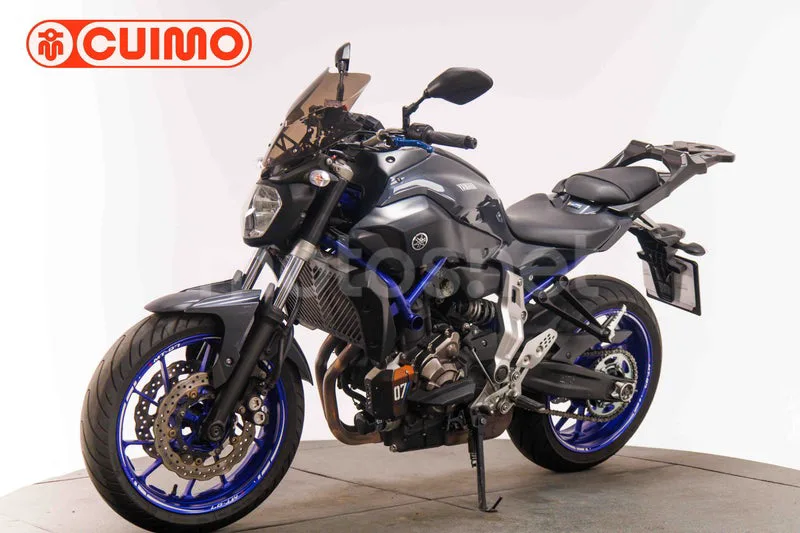 Yamaha MT-07 - Vista 9