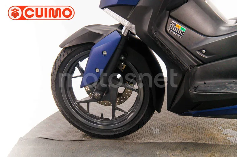 Yamaha XMAX 125 - Vista 19