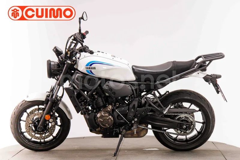 Yamaha XSR700 - Vista 8
