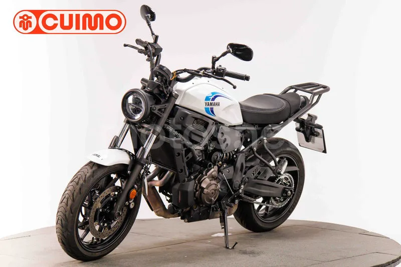 Yamaha XSR700 - Vista 9
