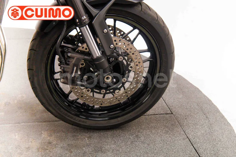 Kawasaki Z900RS - Vista 14