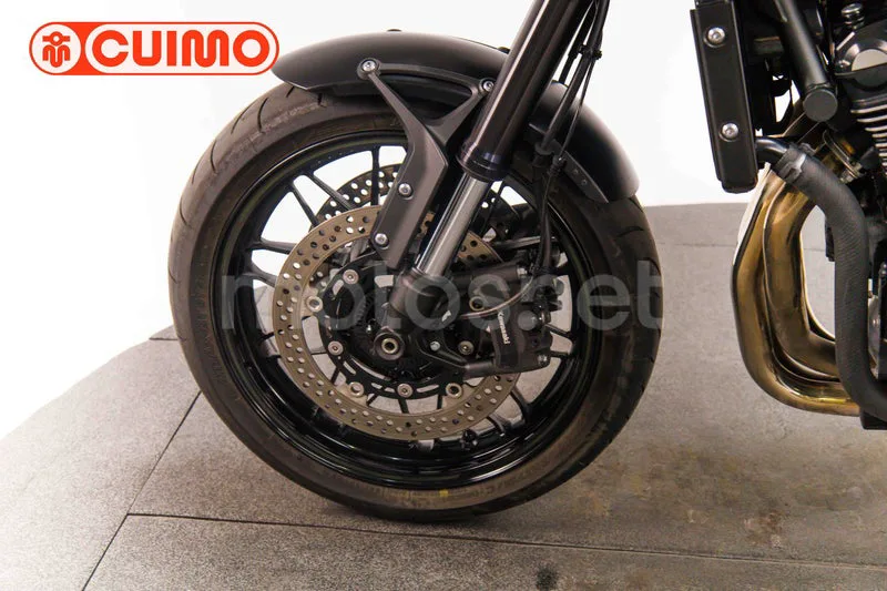 Kawasaki Z900RS - Vista 24