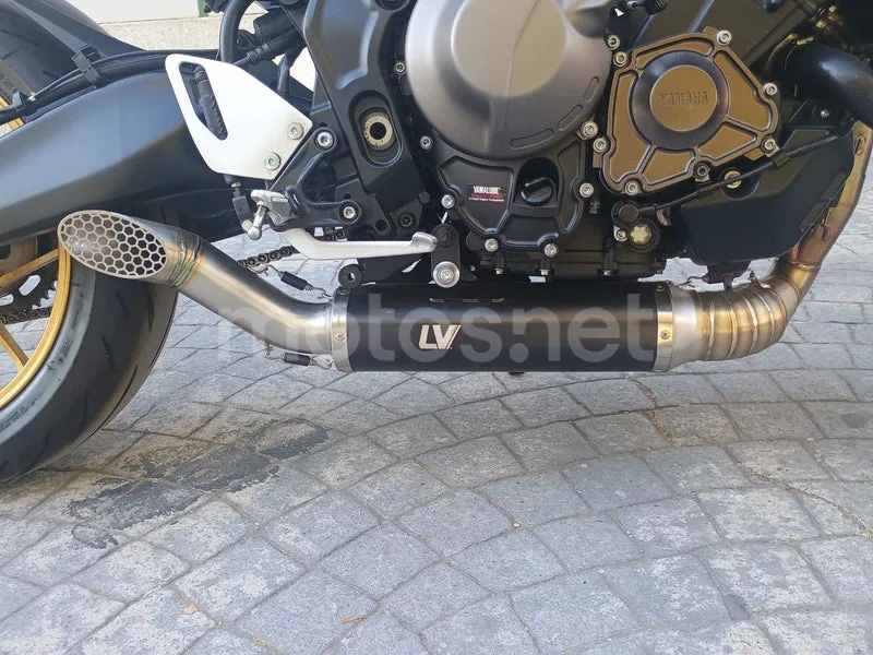 Yamaha XSR900 - Vista 8