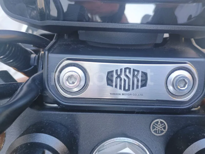Yamaha XSR900 - Vista 10