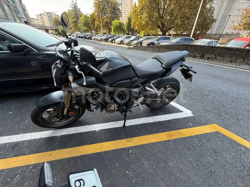 Honda CB650R - Vista 3