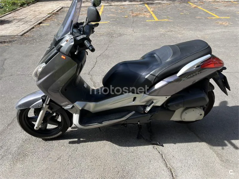 Yamaha XMAX 250 - Vista 4