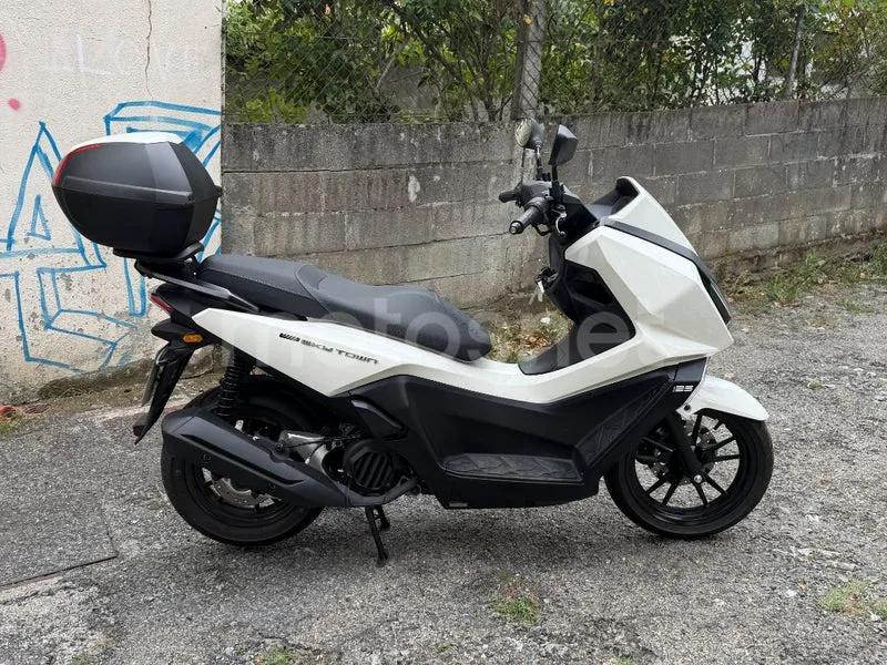 Kymco Sky Town 125 - Vista 3