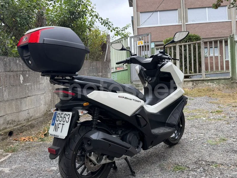 Kymco Sky Town 125 - Vista 4