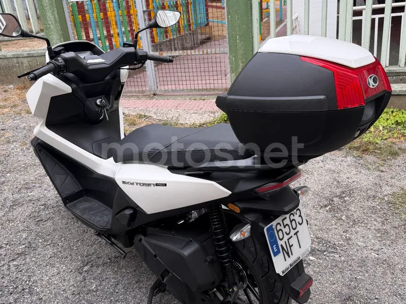 Kymco Sky Town 125 - Vista 7