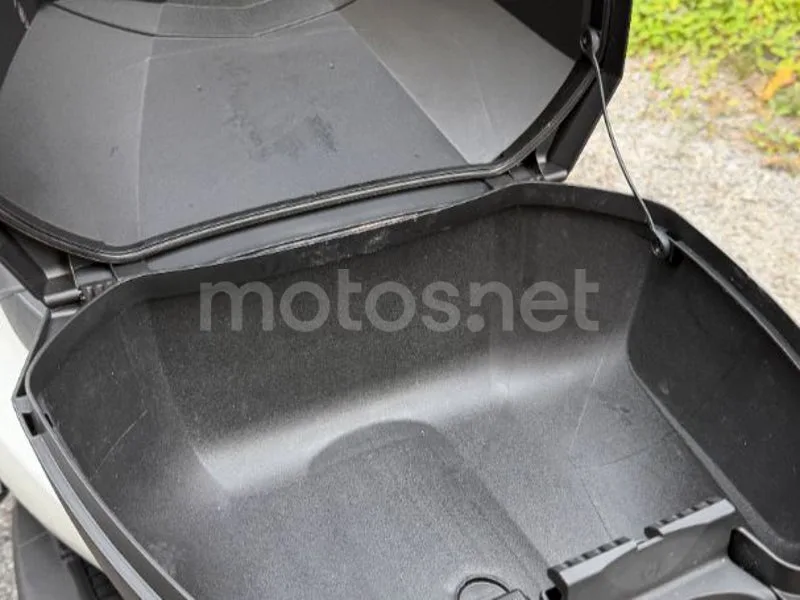 Kymco Sky Town 125 - Vista 10