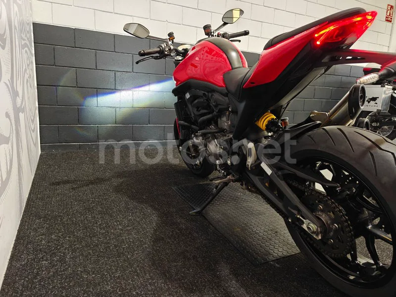Ducati Monster - Vista 5