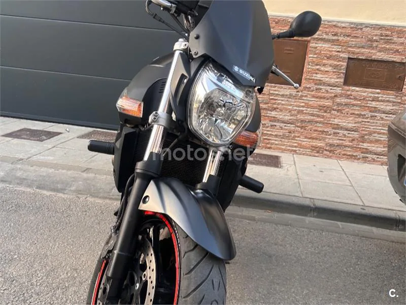 Suzuki GSR600 - Vista 2
