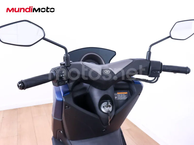 Yamaha NMAX - Vista 11