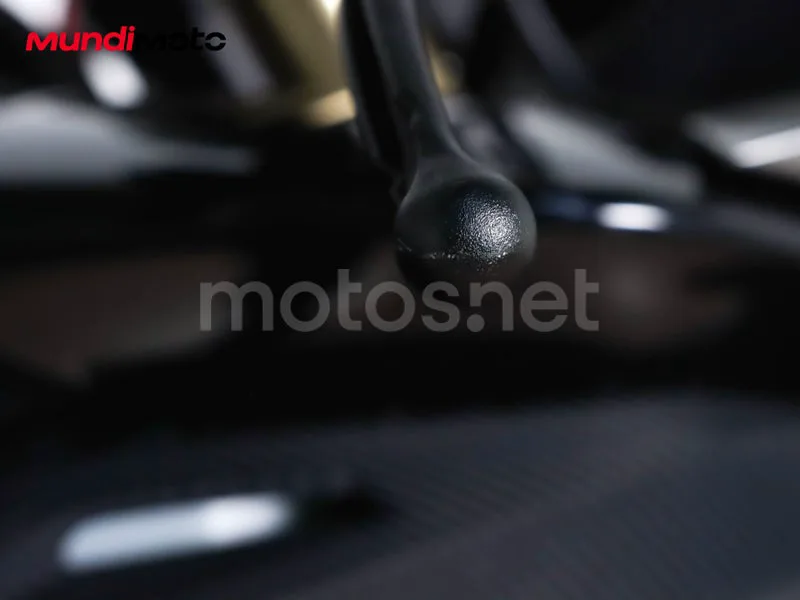 CFMOTO 250NK - Vista 15
