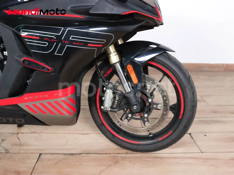 CFMOTO 250NK - Vista 23