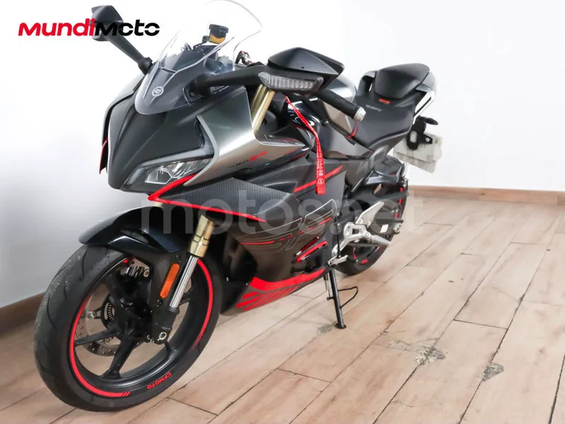 CFMOTO 250NK - Vista 7
