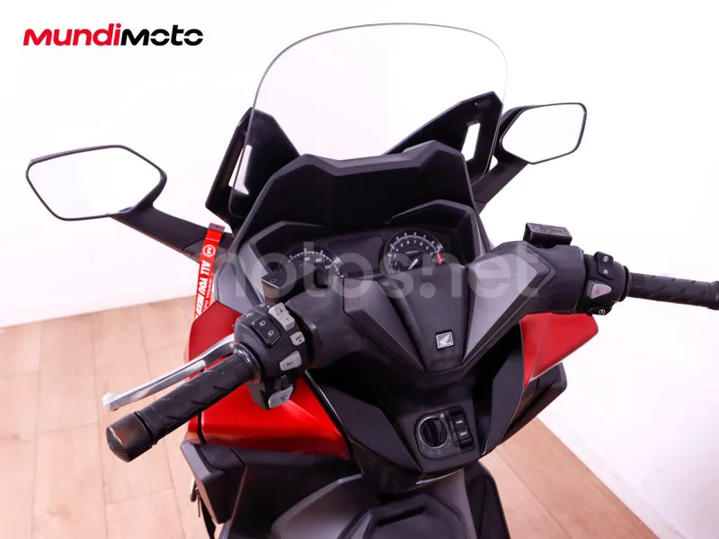 Honda Forza 125 - Vista 11
