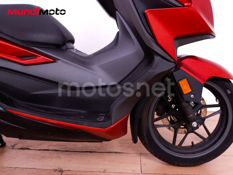 Honda Forza 125 - Vista 33