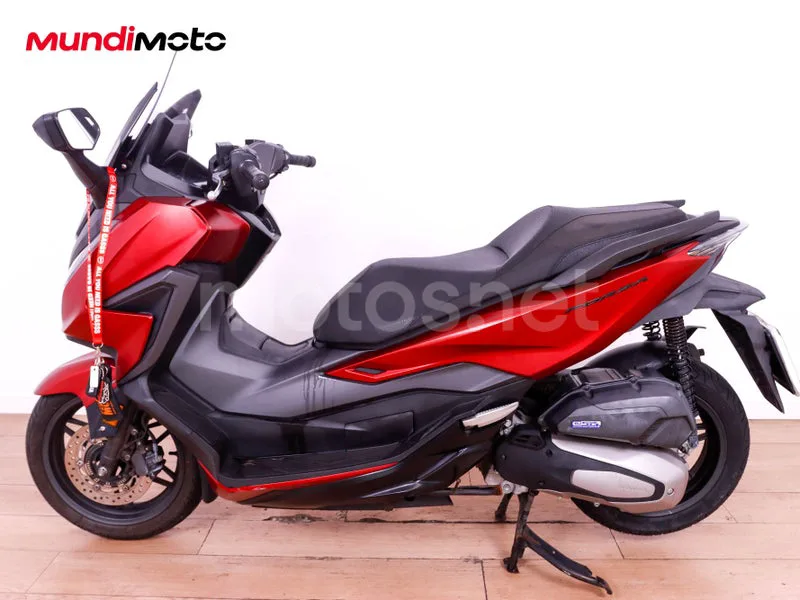 Honda Forza 125 - Vista 6