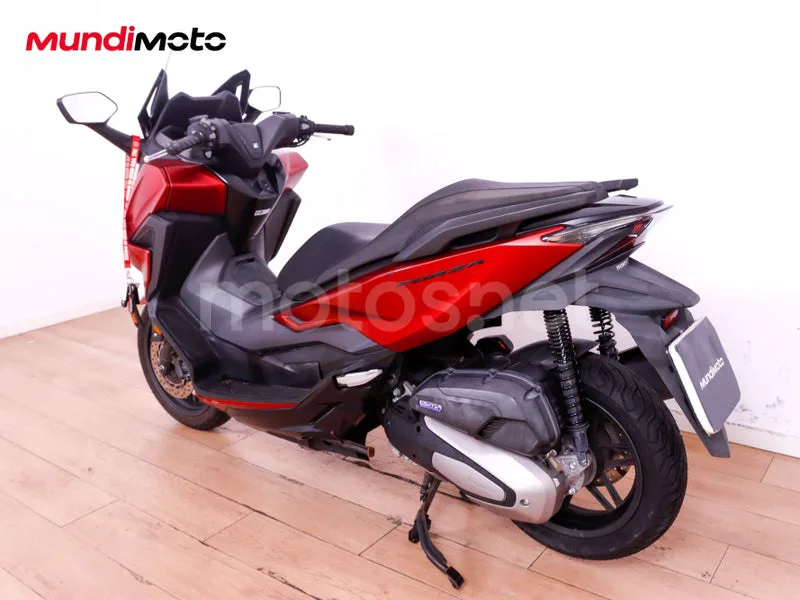 Honda Forza 125 - Vista 8