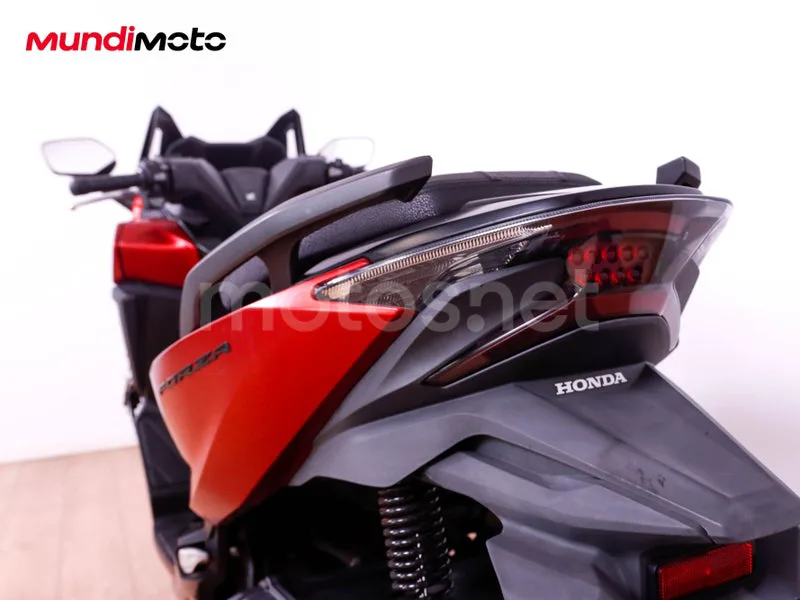Honda Forza 125 - Vista 9