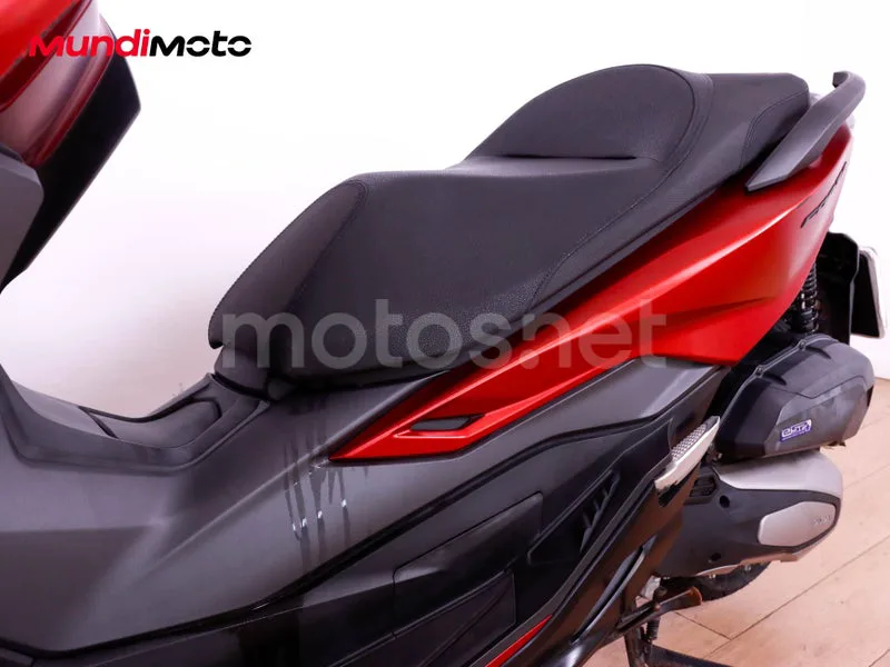 Honda Forza 125 - Vista 10