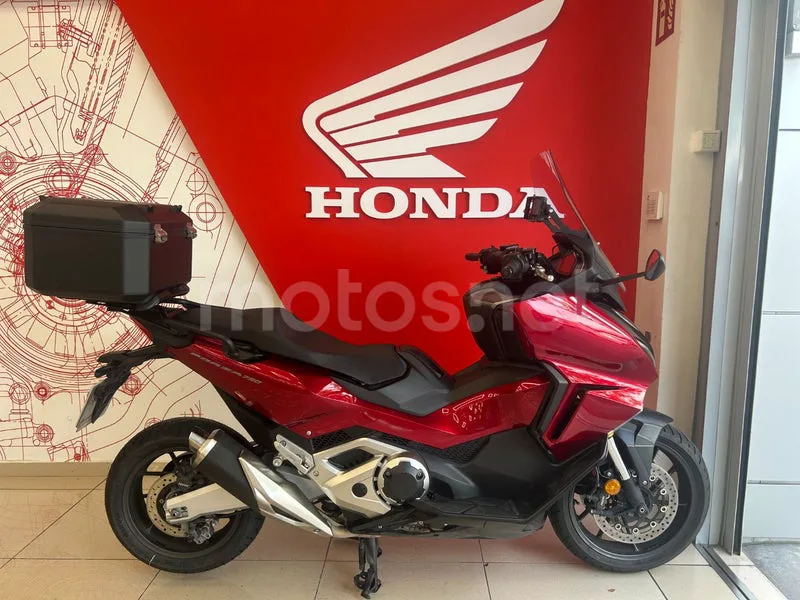 Honda Forza 750 - Vista 4