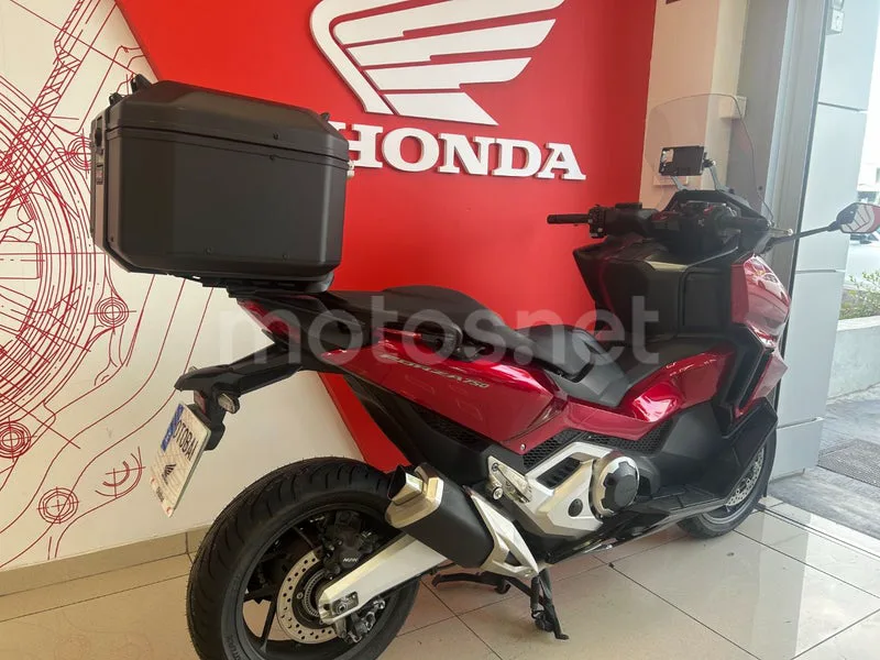 Honda Forza 750 - Vista 7