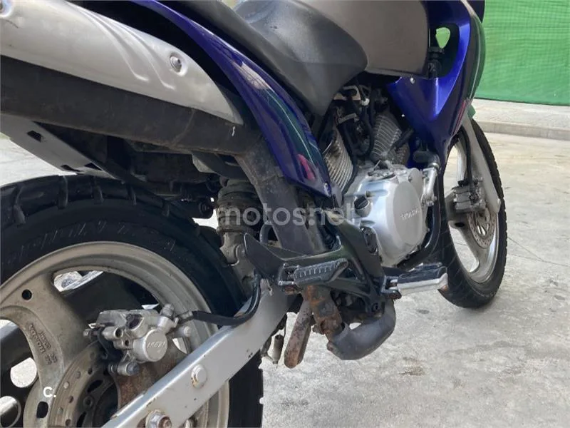 Honda XL125V Varadero - Vista 5