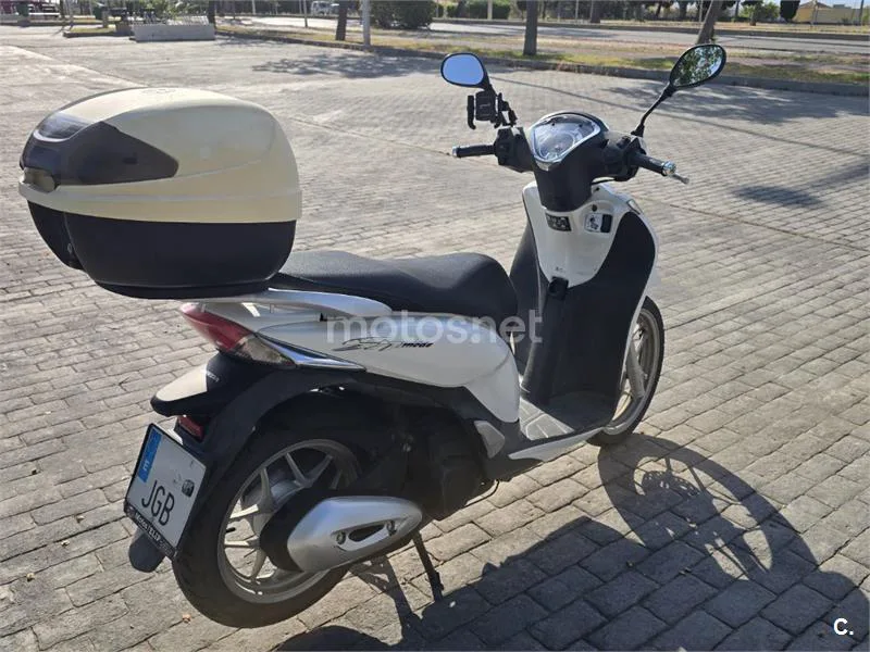 Honda SH125i - Vista 6