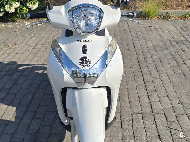 Honda SH125i - Vista 9