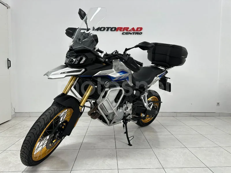 Voge 900DSX - Vista 3