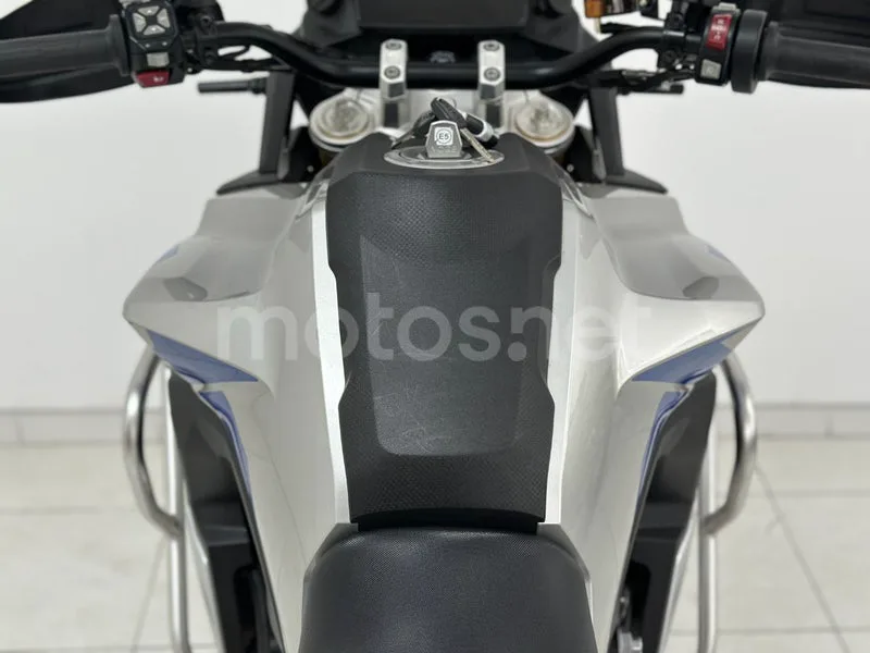 Voge 900DSX - Vista 9