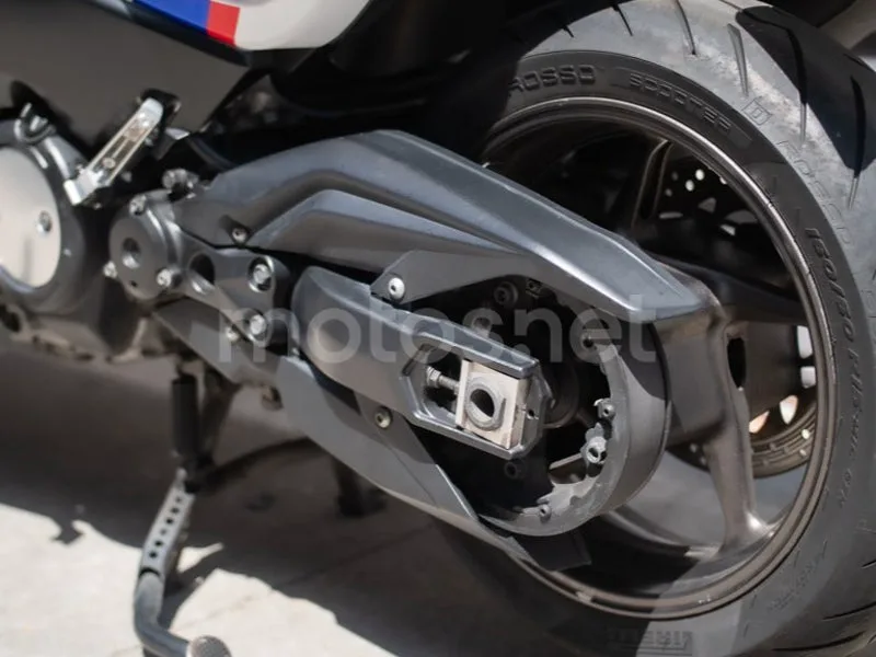 Yamaha TMAX 530 - Vista 16