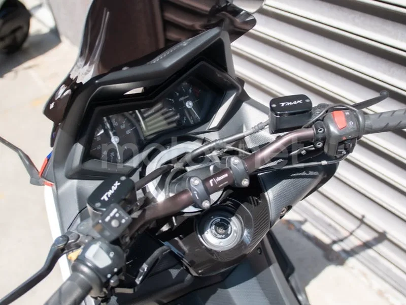 Yamaha TMAX 530 - Vista 18